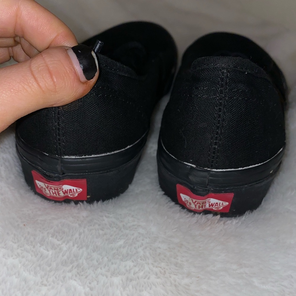 All black Vans